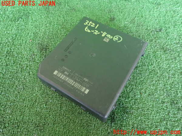 2UPJ-35216742]ルノー・メガーヌ R.S.(ルノー・スポール)(DZF4R)ヒューズボックス2 中古_m0001.jpg