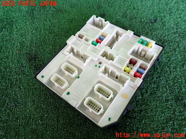 2UPJ-35216742]ルノー・メガーヌ R.S.(ルノー・スポール)(DZF4R)ヒューズボックス2 中古_m0002.jpg