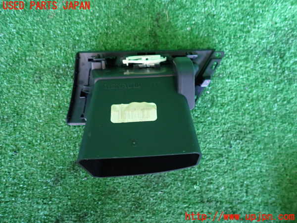 2UPJ-35217528]ルノー・メガーヌ R.S.(ルノー・スポール)(DZF4R)エアコン吹き出し口3 (左) 中古_m0002.jpg