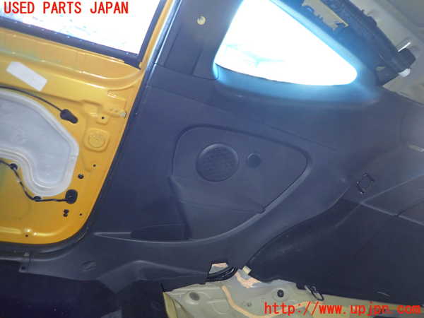 2UPJ-35217675]ルノー・メガーヌ R.S.(ルノー・スポール)(DZF4R)右リアピラートリム 中古_m0003.jpg