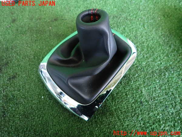 2UPJ-35217575]ルノー・メガーヌ R.S.(ルノー・スポール)(DZF4R)シフトブーツ 中古_m0001.jpg