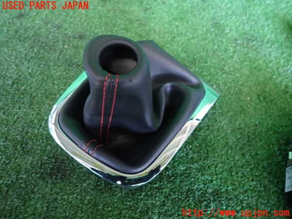 2UPJ-35217575]ルノー・メガーヌ R.S.(ルノー・スポール)(DZF4R)シフトブーツ 中古_m0002.jpg