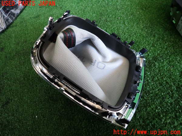 2UPJ-35217575]ルノー・メガーヌ R.S.(ルノー・スポール)(DZF4R)シフトブーツ 中古_m0003.jpg