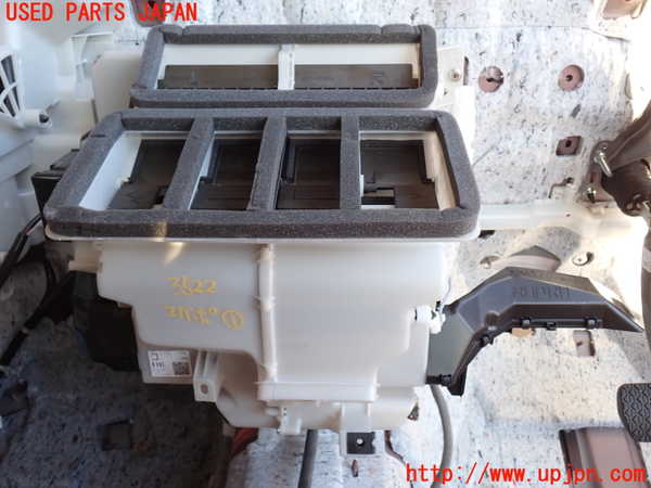 2UPJ-35226081]CX-5(KF2P)エバポレーター1 中古_m0001.jpg