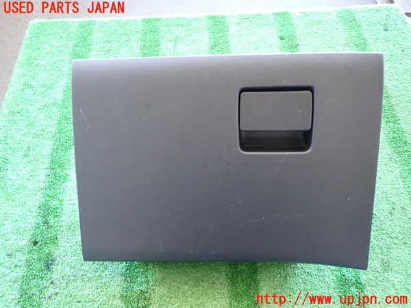 2UPJ-35227516]CX-5(KF2P)グローブボックス1 中古_m0001.jpg