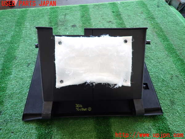 2UPJ-35227516]CX-5(KF2P)グローブボックス1 中古_m0005.jpg
