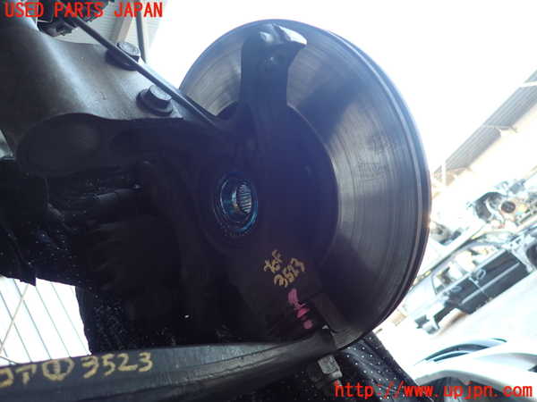 2UPJ-35234290]プジョー・RCZ(T7R5F02)右フロントナックルハブ 中古_m0002.jpg