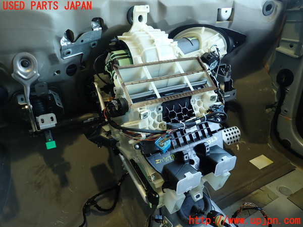 2UPJ-35236081]プジョー・RCZ(T7R5F02)エバポレーター1 中古_m0001.jpg