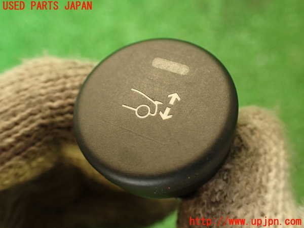 2UPJ-35236307]プジョー・RCZ(T7R5F02)スイッチ2 (リアスポイラー)中古_m0002.jpg