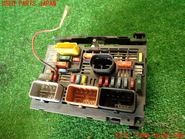 2UPJ-35236741]プジョー・RCZ(T7R5F02)ヒューズボックス1 (EGルーム助手席側) 中古_m0001.jpg
