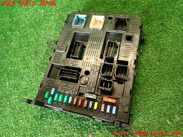 2UPJ-35236742]プジョー・RCZ(T7R5F02)ヒューズボックス2 (室内助手席側) 中古_m0001.jpg