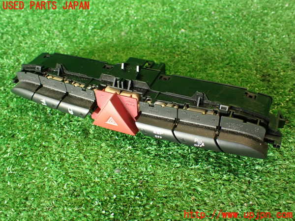 2UPJ-35236290]プジョー・RCZ(T7R5F02)ハザードスイッチ 中古_m0001.jpg