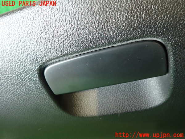 2UPJ-35237516]プジョー・RCZ(T7R5F02)グローブボックス1 中古_m0003.jpg
