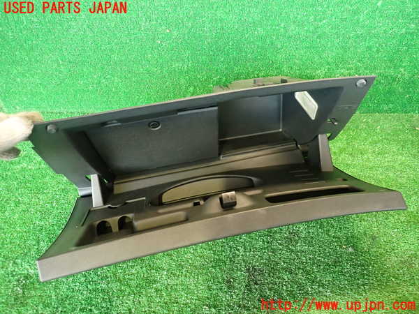 2UPJ-35237516]プジョー・RCZ(T7R5F02)グローブボックス1 中古_m0004.jpg