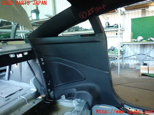 2UPJ-35237680]プジョー・RCZ(T7R5F02)左リアピラートリム 中古_m0001.jpg