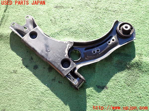 2UPJ-35245186]VW・T-Cross(ティークロス)(C1DKR)左フロントロアアーム1 中古_m0002.jpg