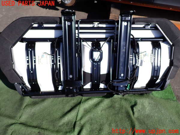 2UPJ-35247385]VW・T-Cross(ティークロス)(C1DKR)リアシート 中古_m0005.jpg