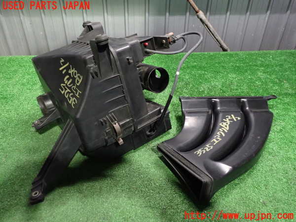 2UPJ-35252560]アルテッツァ(SXE10)エアクリーナーボックス 中古_m0002.jpg