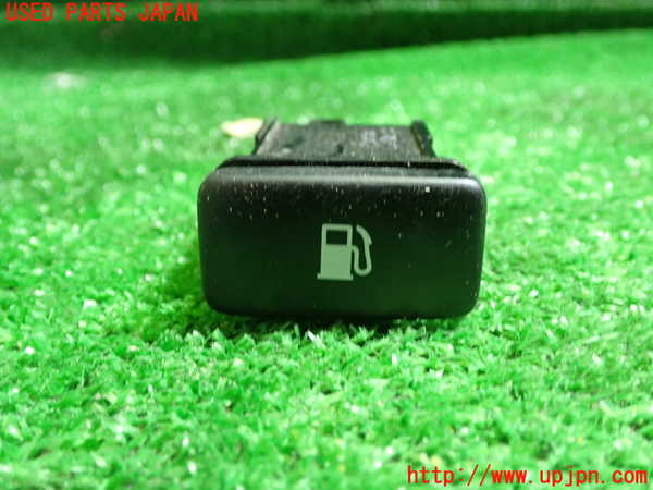 1UPJ-35276306]ハリアー ハイブリッド(AVU65W)スイッチ1 (給油口) 中古_m0001.jpg