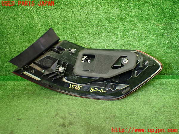 1UPJ-35281536]ベンツ E300(212055C)(212)左テールランプ 中古_m0003.jpg