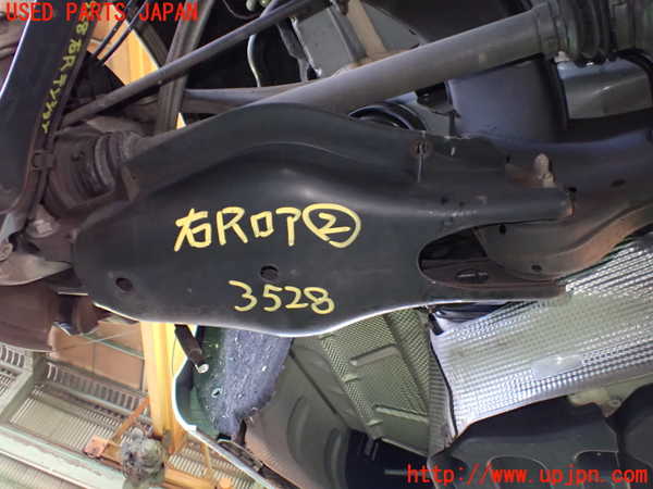 5UPJ-35285205]ベンツ E300(212055C)(212)右リアロアアーム2 中古_m0002.jpg