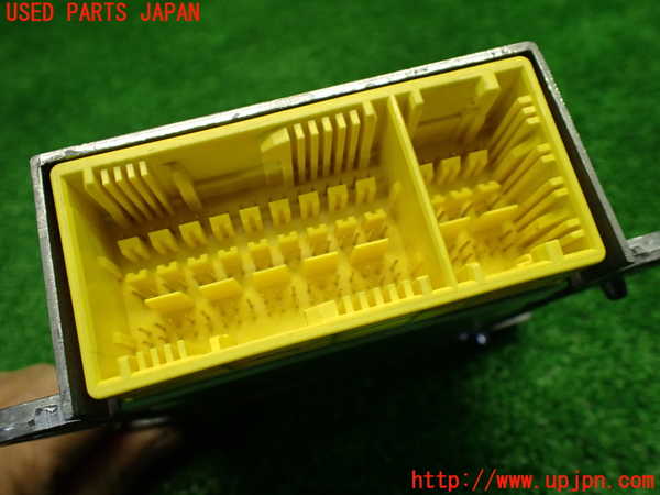 5UPJ-35286145]ベンツ E300(212055C)(212)エアバッグコンピューター (展開済)(ジャンク品) 中古_m0003.jpg