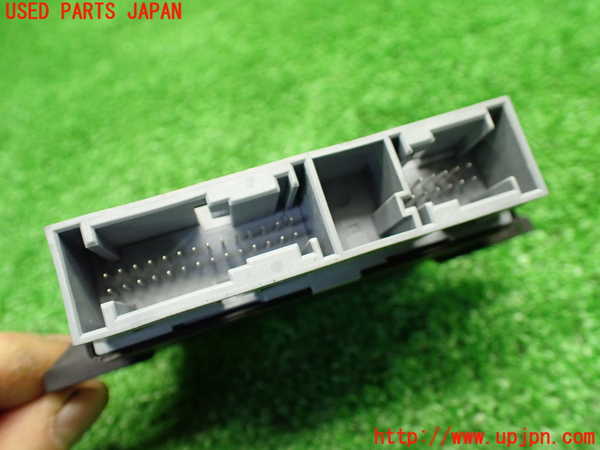 5UPJ-35286147]ベンツ E300(212055C)(212)コンピューター2 中古_m0003.jpg