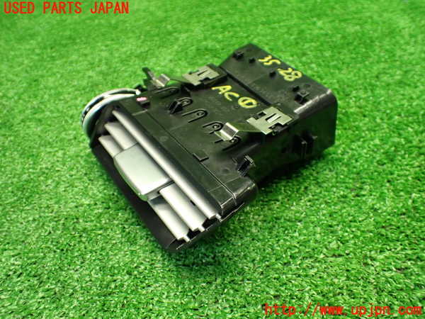 1UPJ-35287526]ベンツ E300(212055C)(212)エアコン吹き出し口1 (右) (ジャンク品) 中古_m0002.jpg