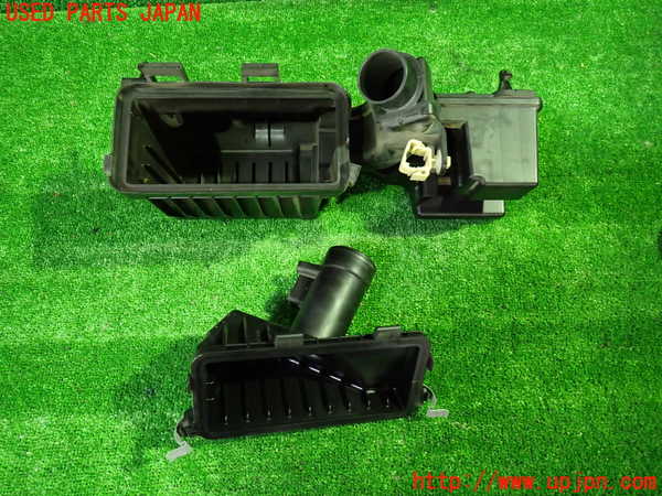 1UPJ-35292560]セレナ e-POWER(HC27)エアクリーナーボックス 中古_m0003.jpg