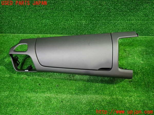 1UPJ-35297516]セレナ e-POWER(HC27)グローブボックス1 中古_m0001.jpg