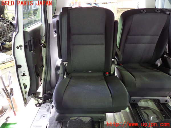 1UPJ-35297145]セレナ e-POWER(HC27)右2列目シート 中古_m0001.jpg