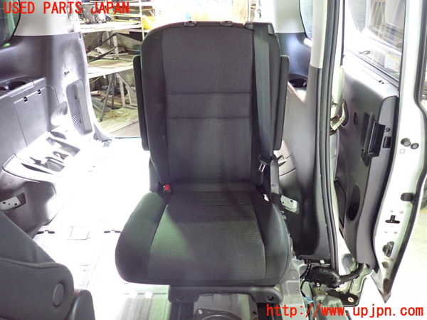 1UPJ-35297175]セレナ e-POWER(HC27)左2列目シート 中古_m0001.jpg