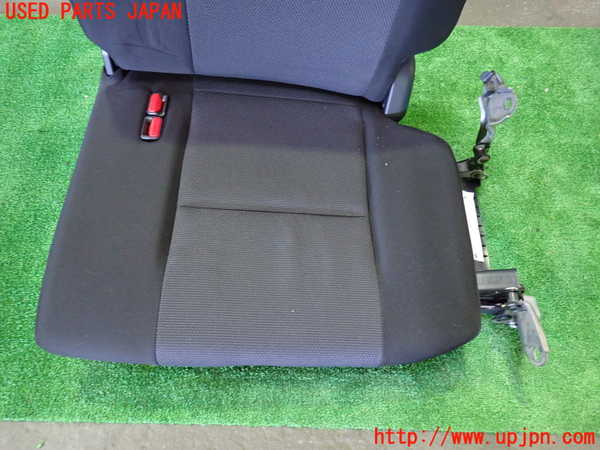 1UPJ-35297265]セレナ e-POWER(HC27)左3列目シート 中古_m0003.jpg