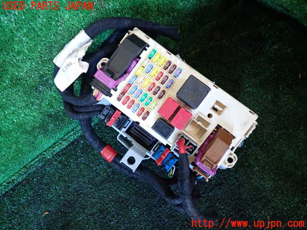 1UPJ-35306742]マセラティ・クアトロポルテ(MQP)ヒューズボックス2 中古_m0002.jpg