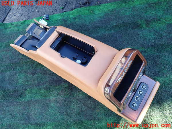 1UPJ-35307540]マセラティ・クアトロポルテ(MQP)センターコンソール 中古_m0002.jpg