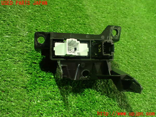 2UPJ-35316308]ノート オーラ(AURA)(FE13)スイッチ3 (メーター照度、TRIP RESET) 中古_m0003.jpg