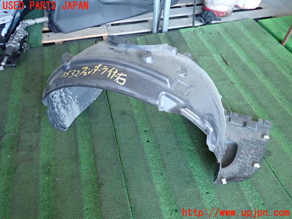 5UPJ-35321090]BMW 118d(7M20)(F40)右前フェンダーライナー  中古_m0001.jpg