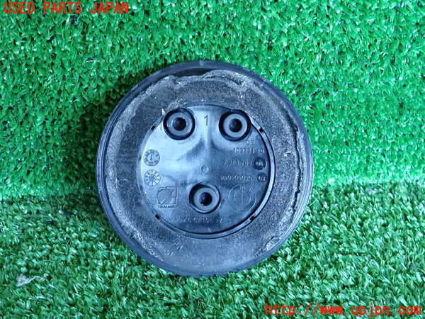 5UPJ-35321631]BMW 118d(7M20)(F40)エンブレム1  中古_m0002.jpg