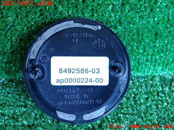 5UPJ-35321632]BMW 118d(7M20)(F40)エンブレム2  中古_m0002.jpg