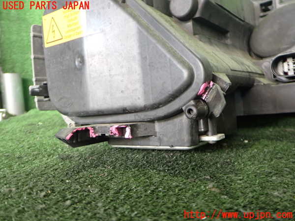 2UPJ-35331132]アウディ・Q3(8UCPSF)左ヘッドライト HID (ジャンク品) 中古_m0003.jpg