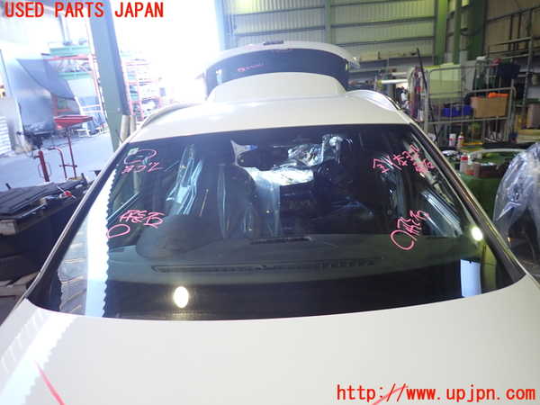 2UPJ-35331195]アウディ・Q3(8UCPSF)フロントガラス 中古_m0001.jpg