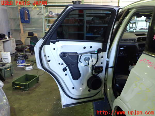 2UPJ-35331320]アウディ・Q3(8UCPSF)左後ドア (ジャンク品) (43R-00048) 中古_m0004.jpg