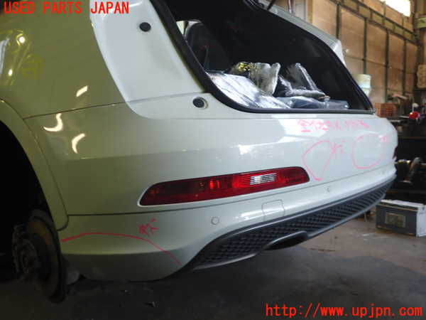 2UPJ-35331610]アウディ・Q3(8UCPSF)リアバンパー 中古_m0005.jpg