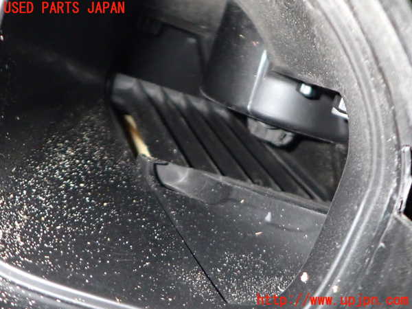 2UPJ-35332560]アウディ・Q3(8UCPSF)エアクリーナーボックス 中古_m0003.jpg