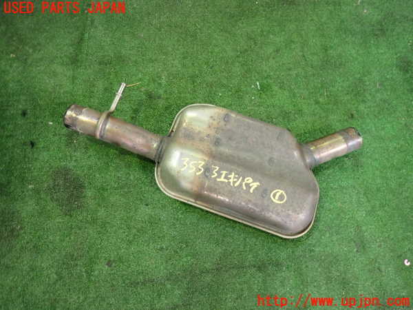 2UPJ-35332631]アウディ・Q3(8UCPSF)フロントパイプ1 中古_m0001.jpg