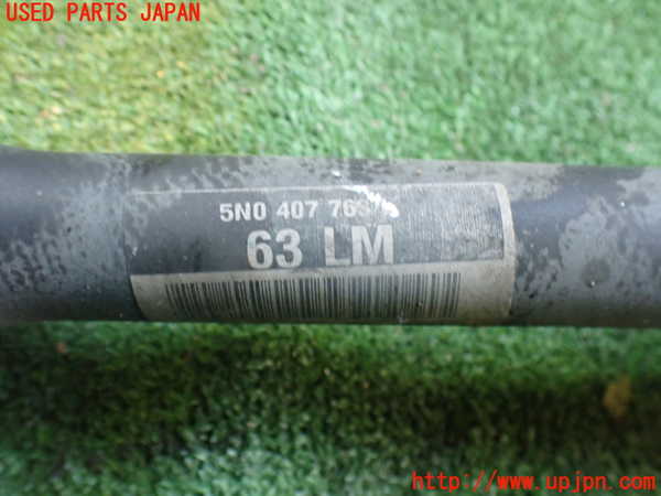 2UPJ-35334015]アウディ・Q3(8UCPSF)左フロントドライブシャフト 中古_m0002.jpg