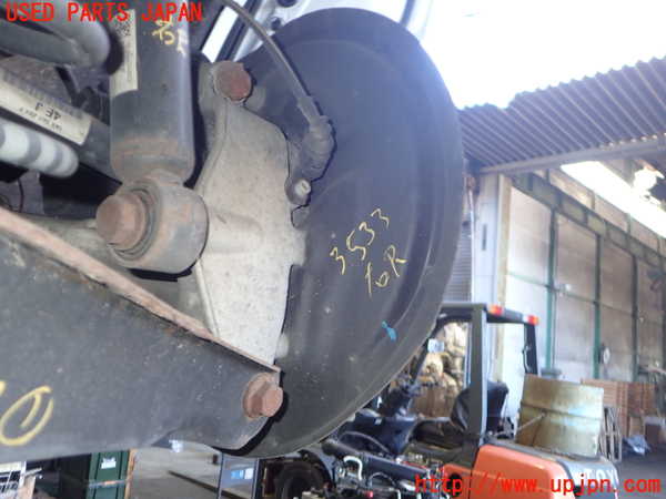 2UPJ-35334300]アウディ・Q3(8UCPSF)右リアナックルハブ 中古_m0001.jpg