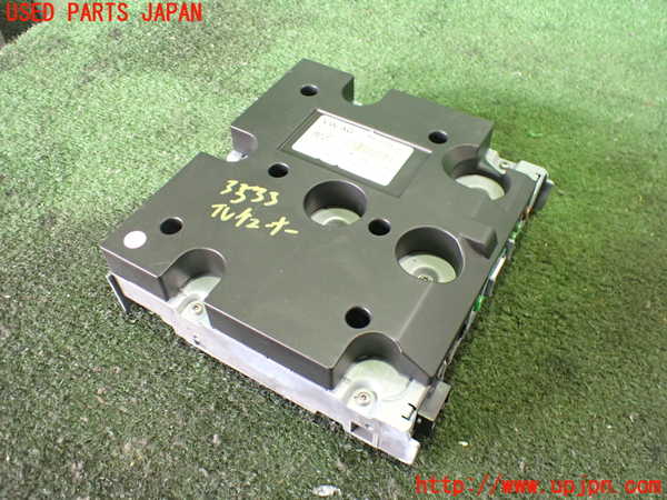 2UPJ-35336660]アウディ・Q3(8UCPSF)TVチューナー 中古_m0001.jpg