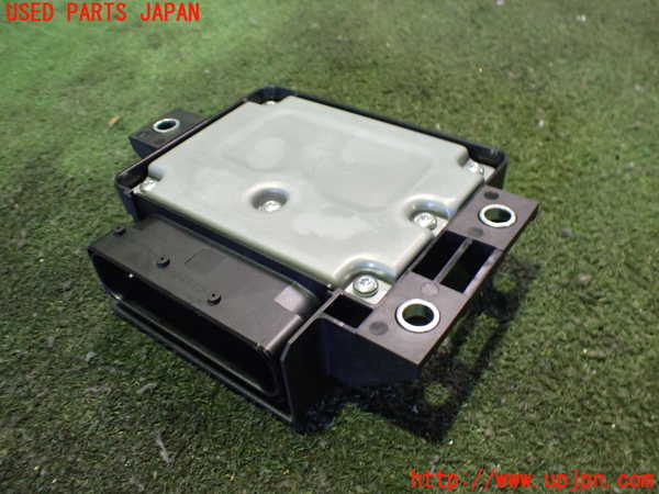 2UPJ-35336146]アウディ・Q3(8UCPSF)コンピューター1 中古_m0002.jpg