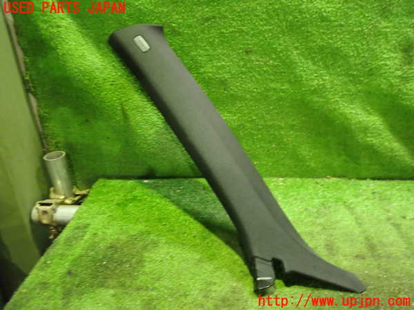 2UPJ-35337660]アウディ・Q3(8UCPSF)左フロントピラートリム 中古_m0001.jpg